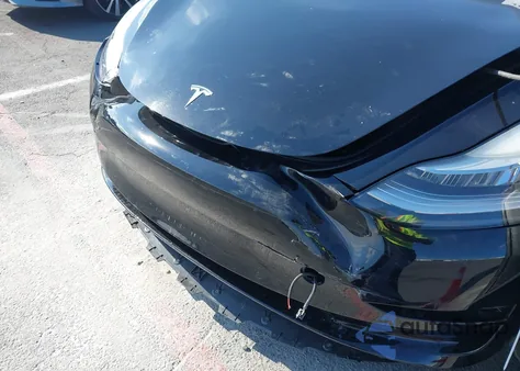 2018 Tesla Model 3 Long Range/Mid Range from USA, damaged, VIN 5YJ3E1EA7JF176181